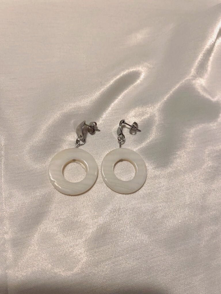 Cahaya shell earrings silver