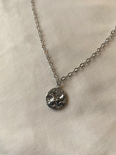 Afbeelding in Gallery-weergave laden, Cahaya coin necklace silver

