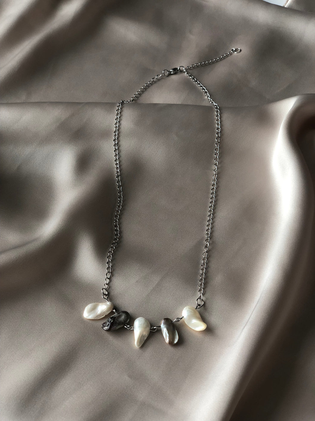 BLISTER PEARL NECKLACE ZILVER